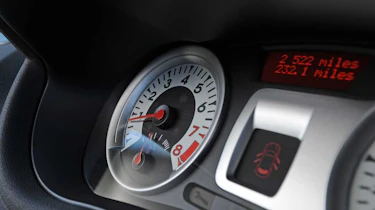 Renault Clio Renaultsport dials