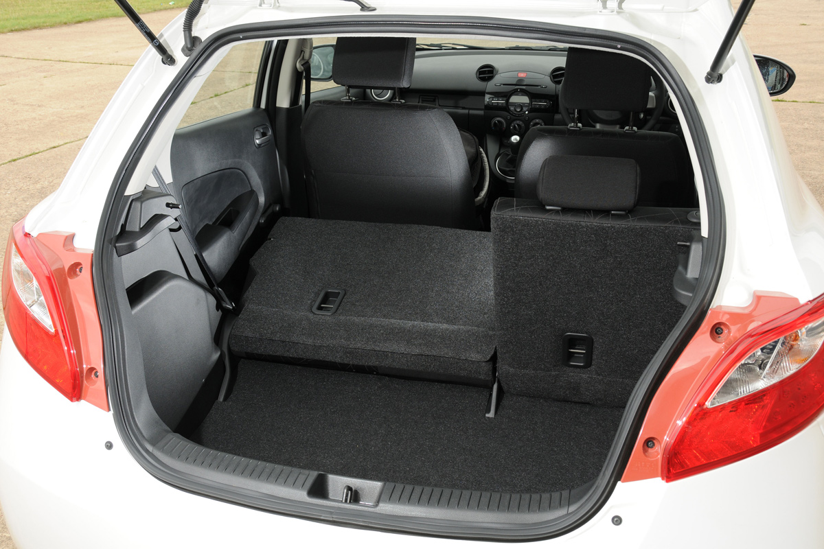 Mazda 2 boot
