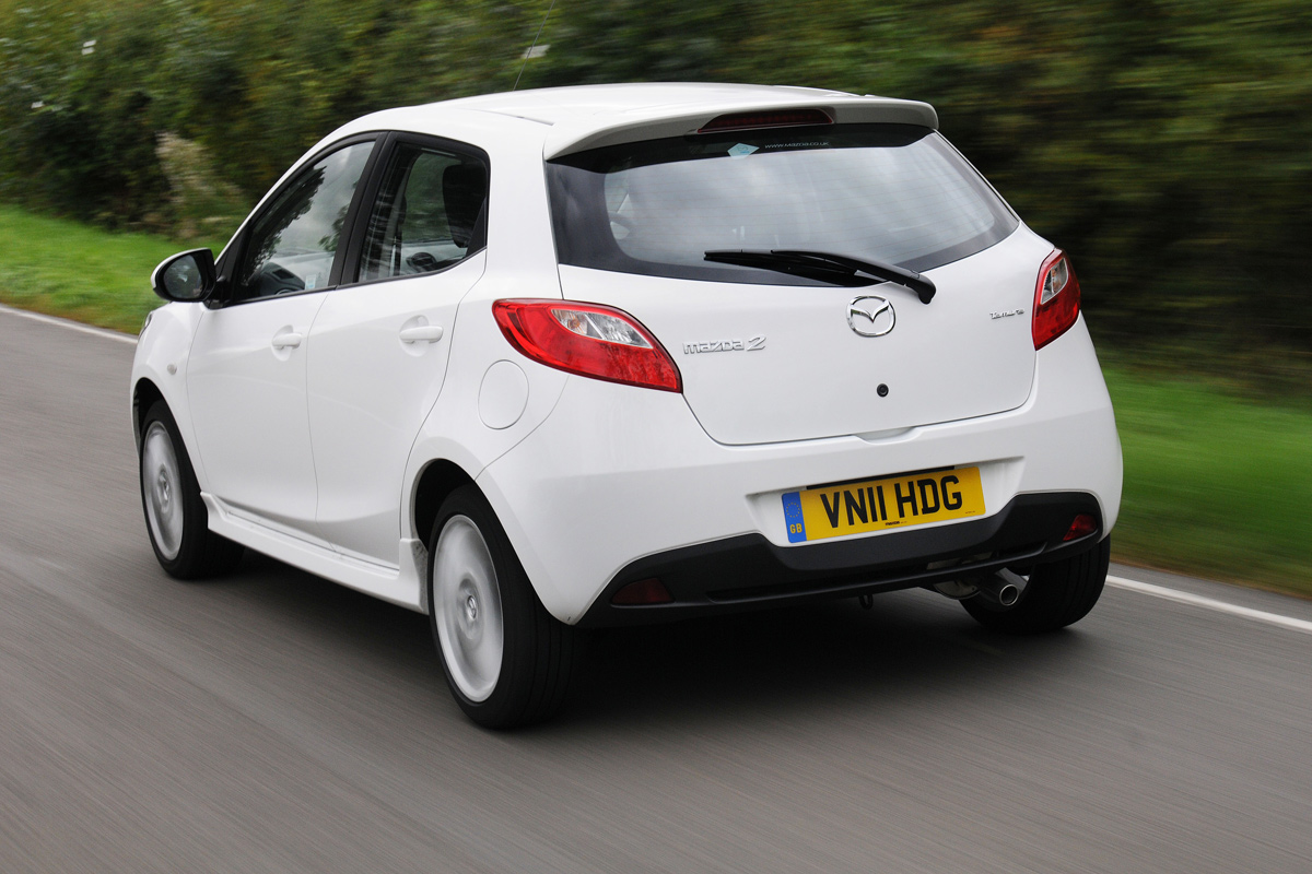 Mazda 2 rear tracking