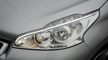 Peugeot 208 light