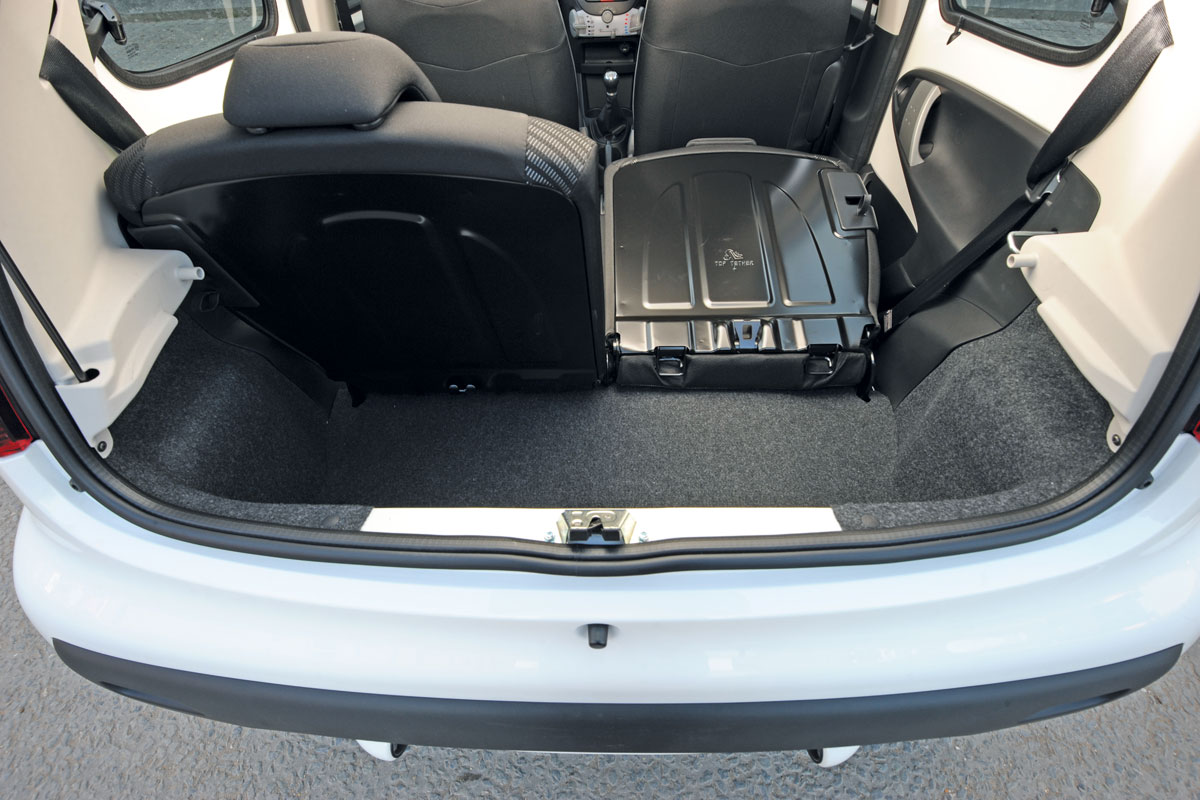 Peugeot 107 boot
