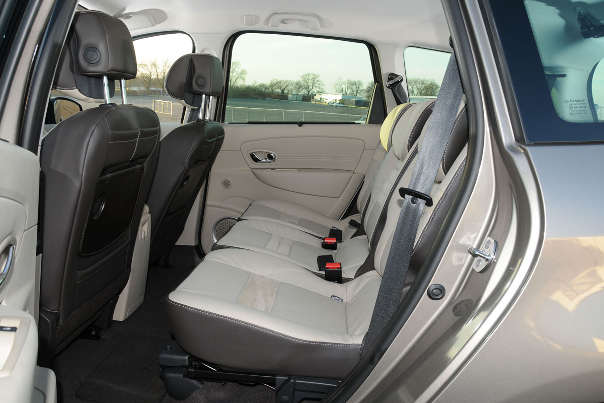 Renault Grand Scenic rear seats