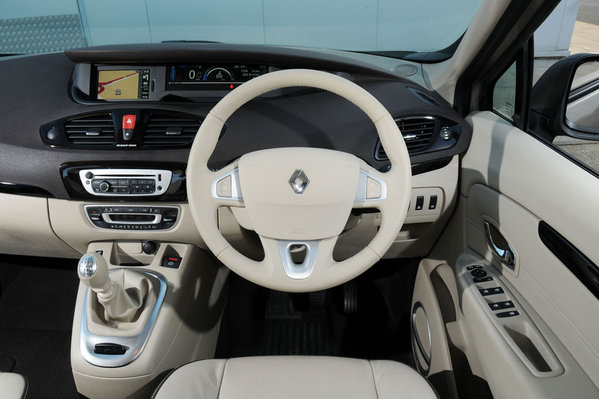 Renault Grand Scenic interior