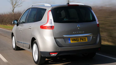 Renault Grand Scenic rear tracking