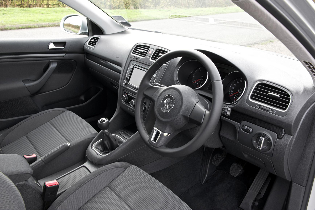 Volkswagen Golf Estate interior