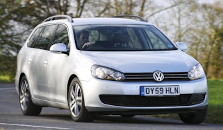 Volkswagen Golf Estate front cornering