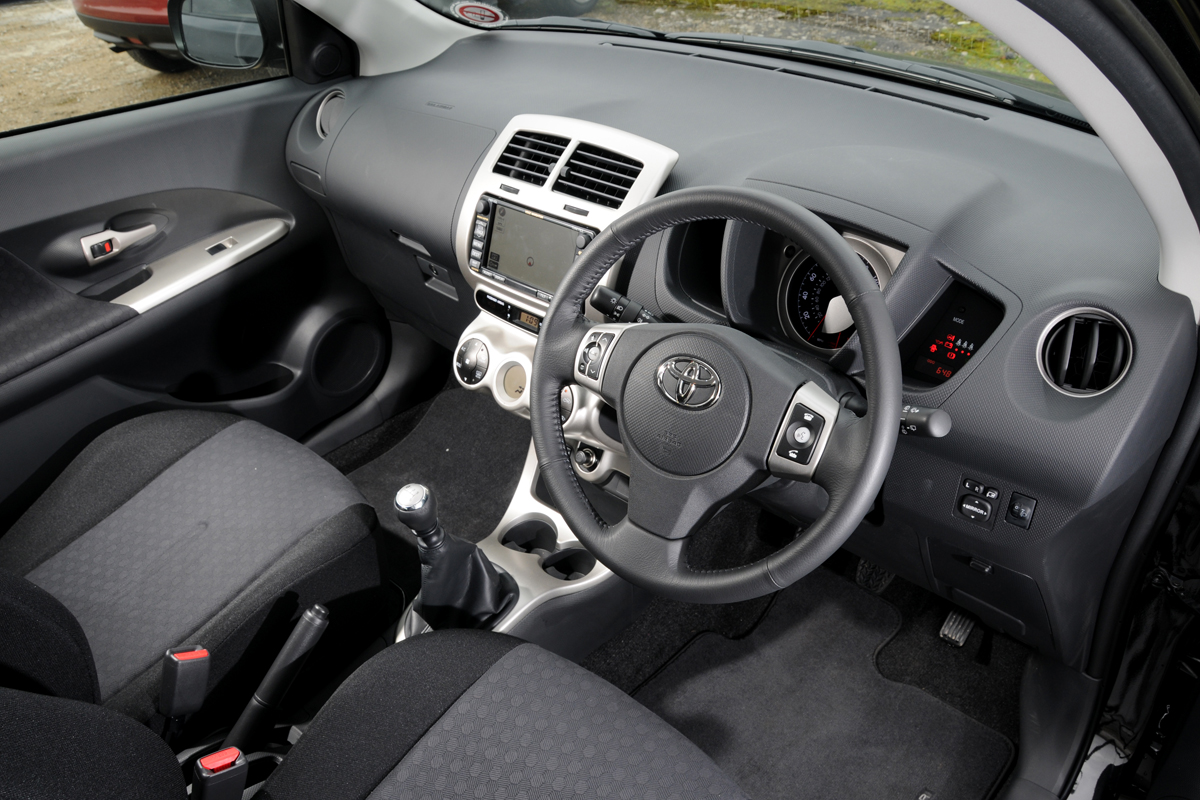 Toyota Urban Cruiser interior