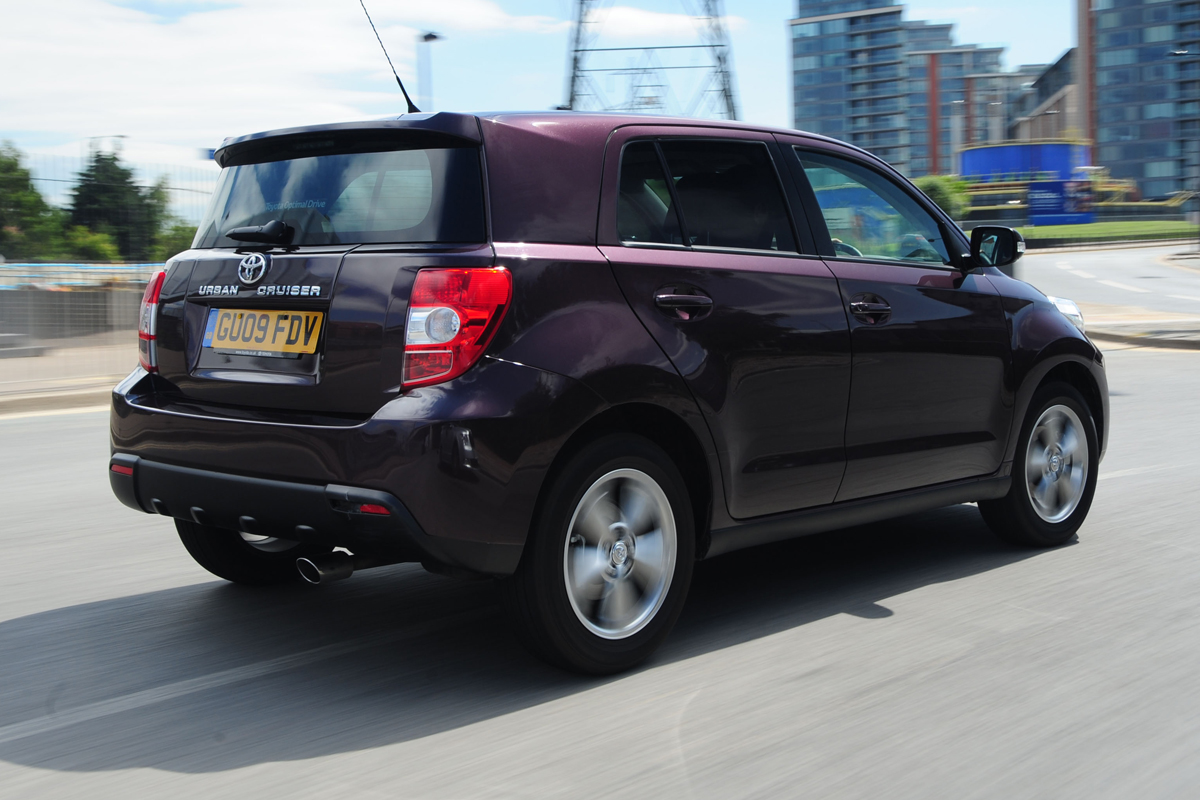 Toyota Urban Cruiser rear tracking