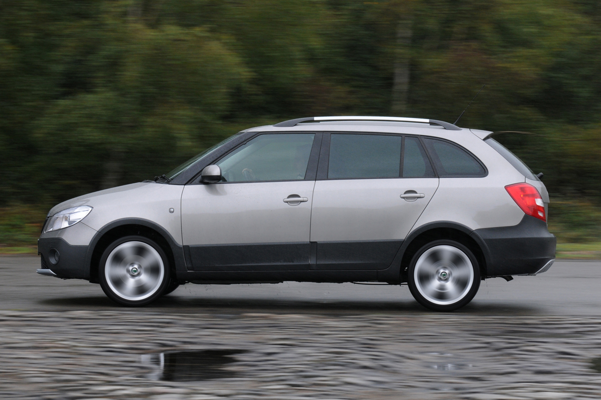 Skoda Fabia Scout panning