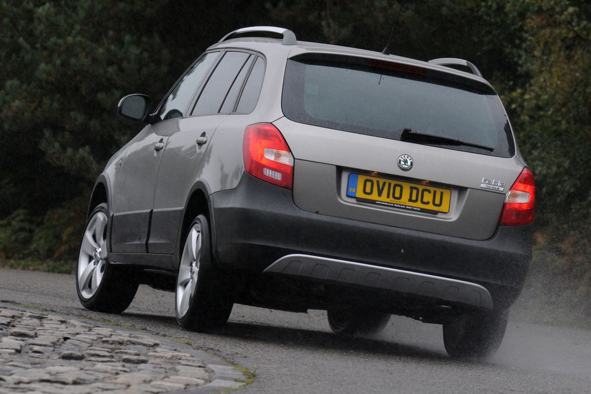 Skoda Fabia Scout rear cornering