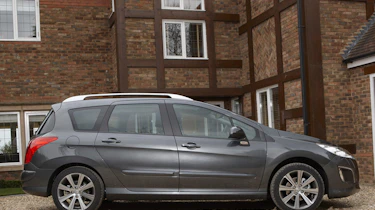 Peugeot 308 SW profile