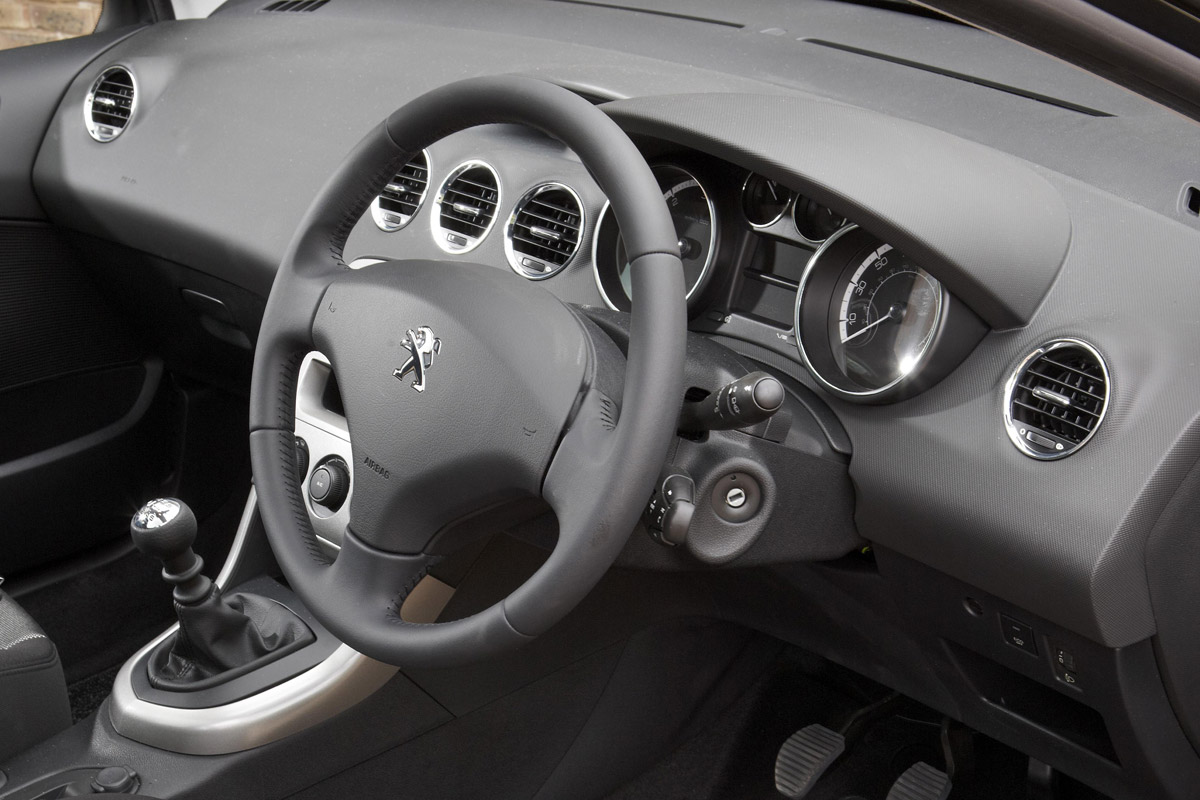Peugeot 308 SW interior