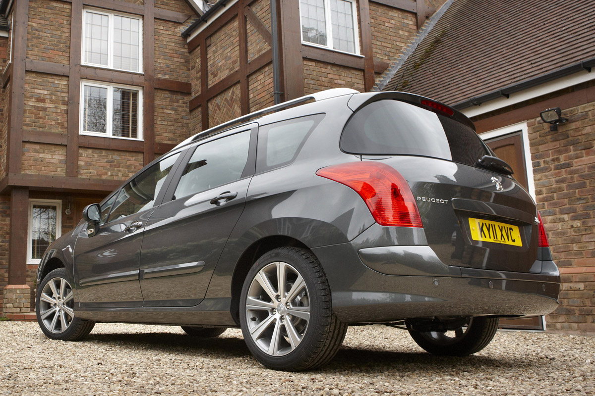 Peugeot 308 SW rear tracking
