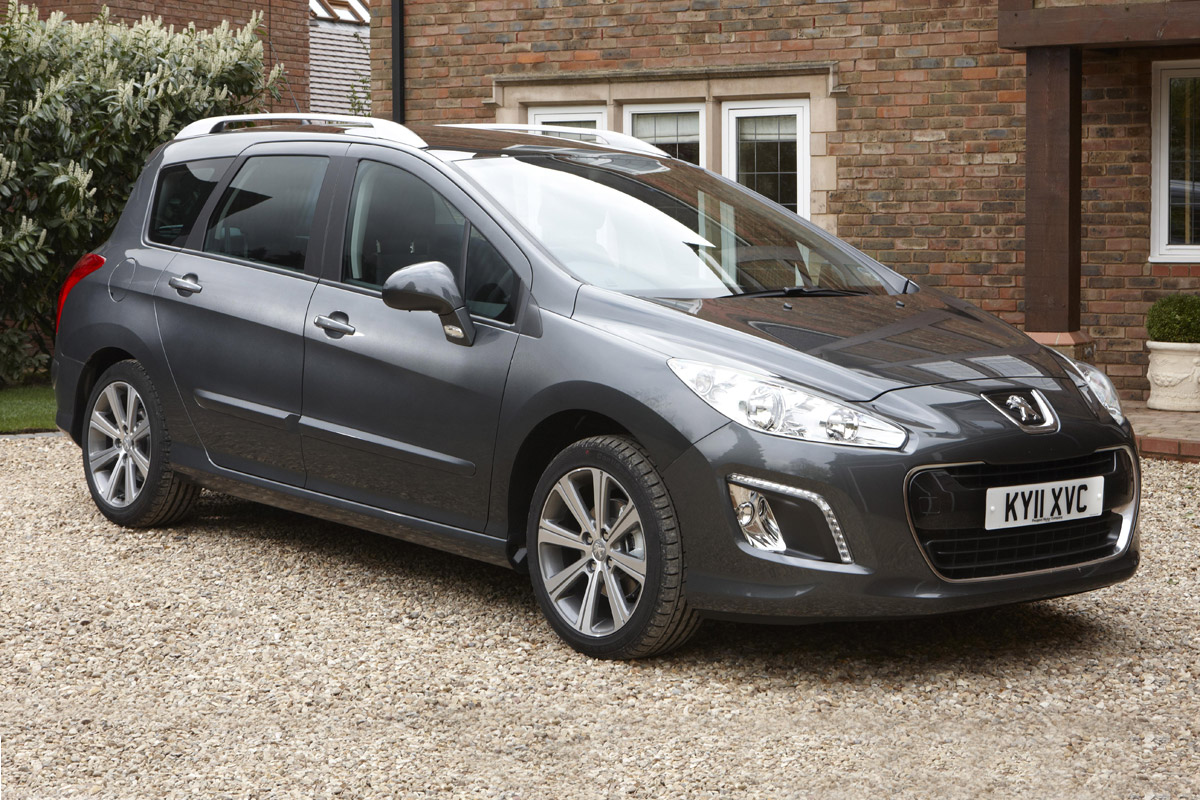 Peugeot 308 SW front