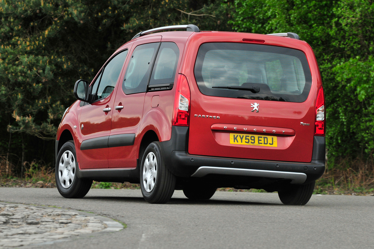 Peugeot Partner Tepee rear cornering