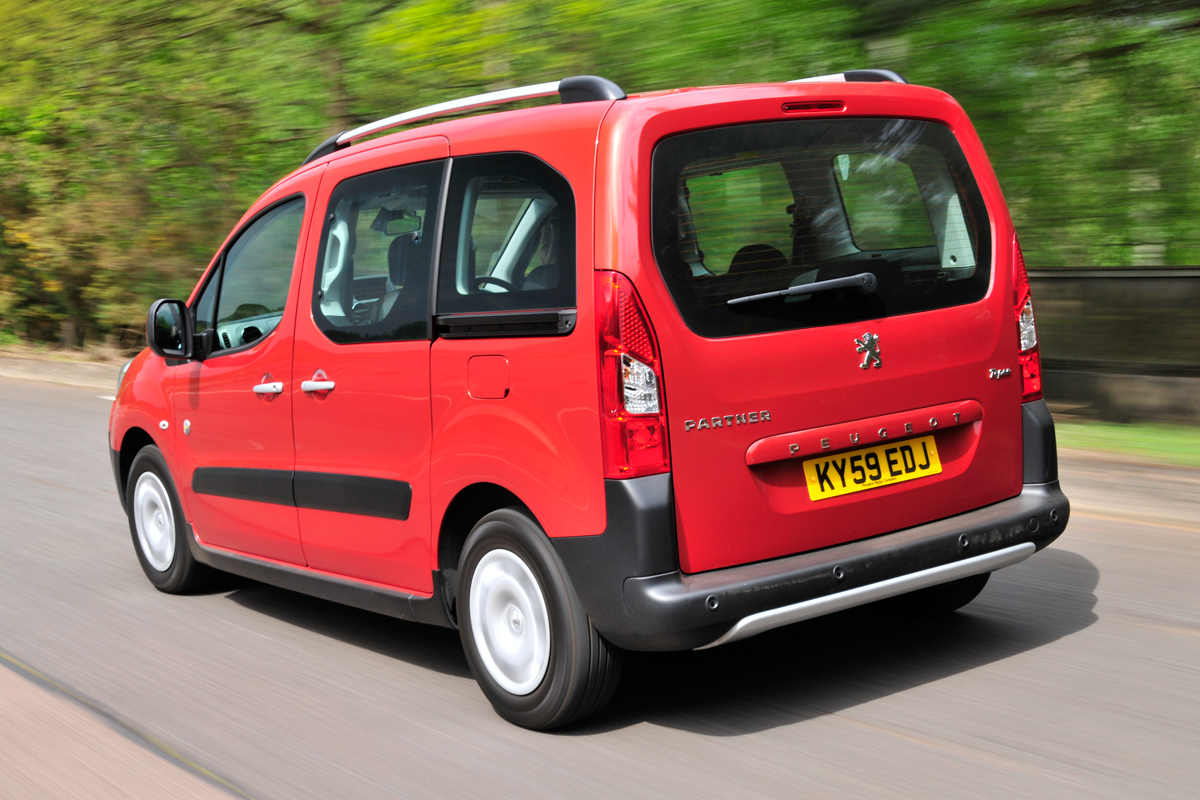 Peugeot Partner Tepee rear tracking