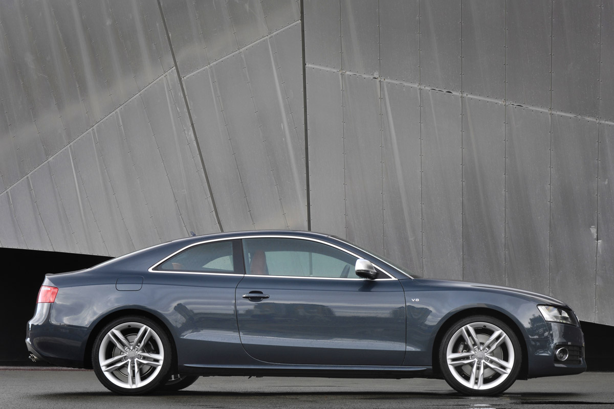 Audi S5 profile