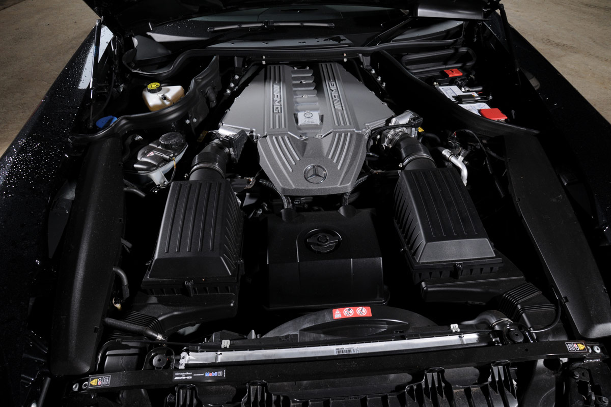 Mercedes SLS AMG engine