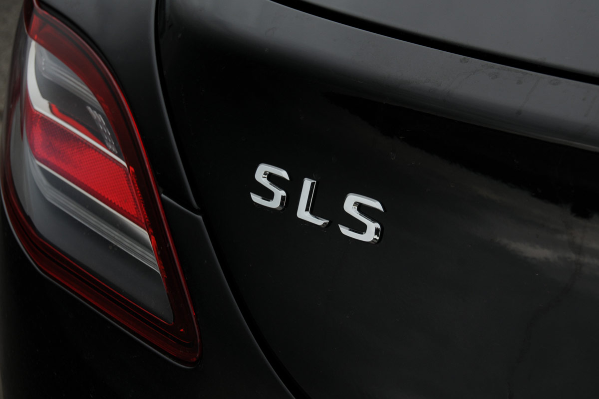 Mercedes SLS AMG badge