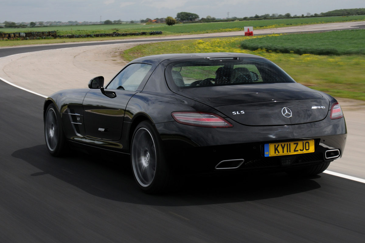 Mercedes SLS AMG rear tracking