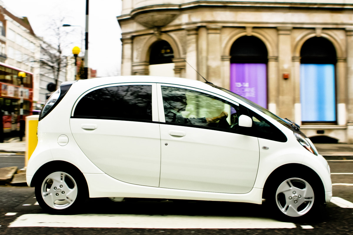 Mitsubishi i-MiEV profile