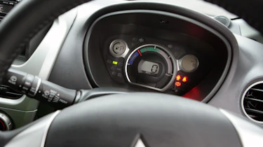 Mitsubishi i-MiEV dials
