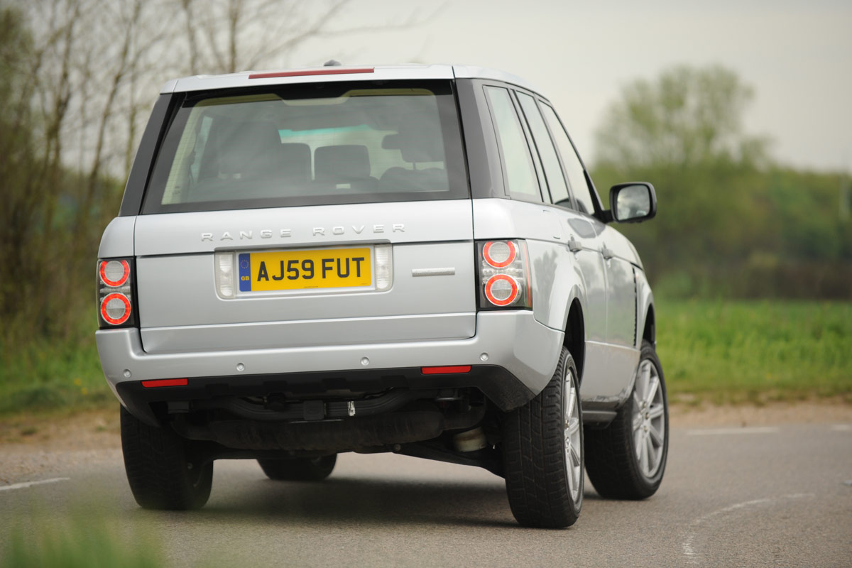 Range Rover rear cornering