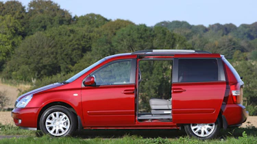 Kia Sedona profile