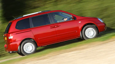 Kia Sedona panning