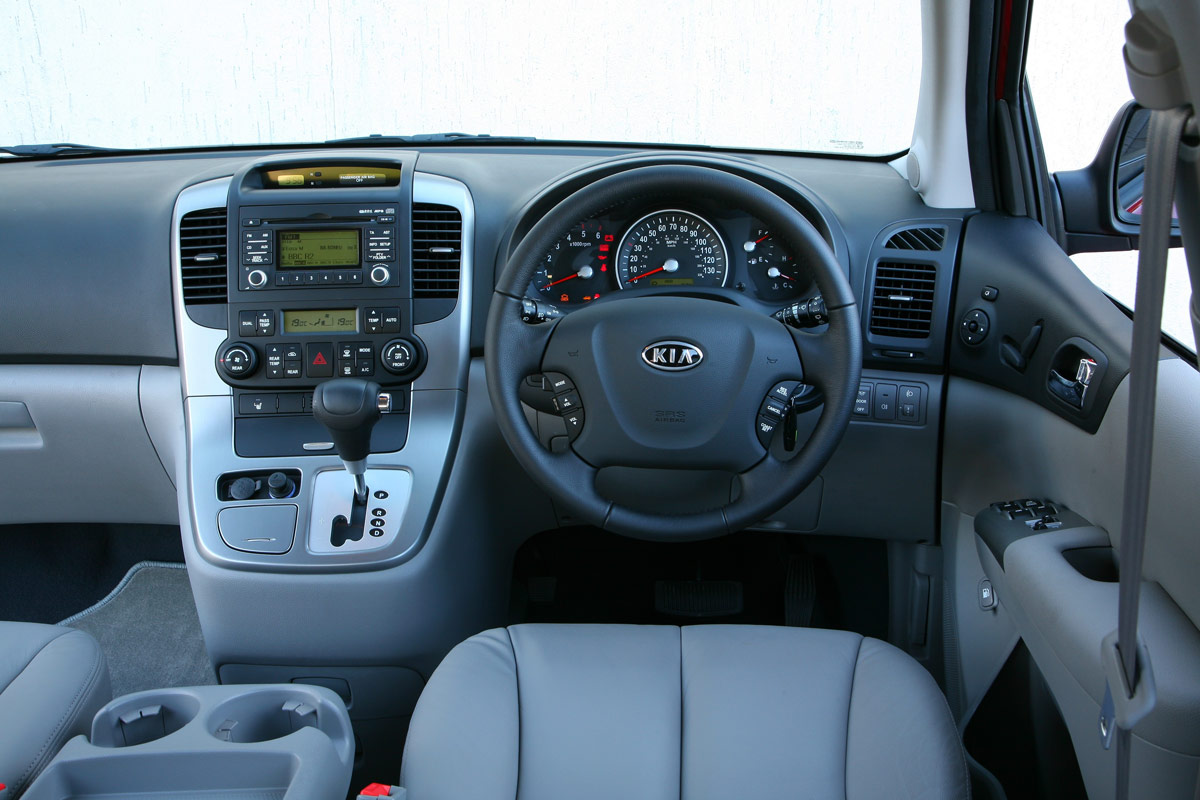 Kia Sedona interior