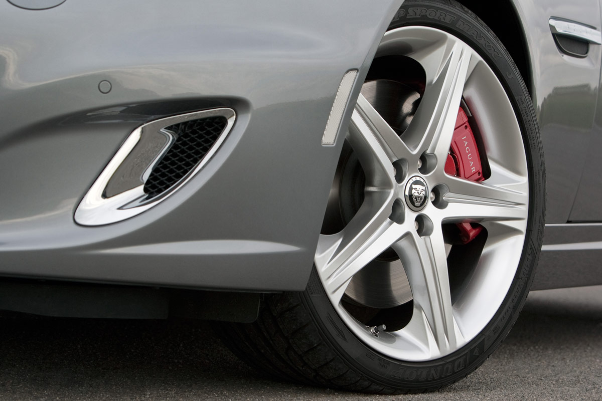 Jaguar XKR Convertible wheel