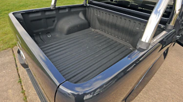 Volkswagen Amarok boot