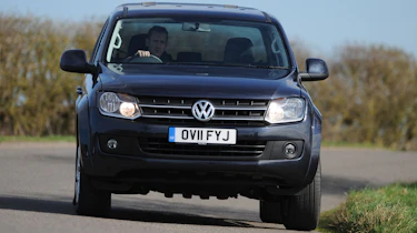 Volkswagen Amarok front cornering