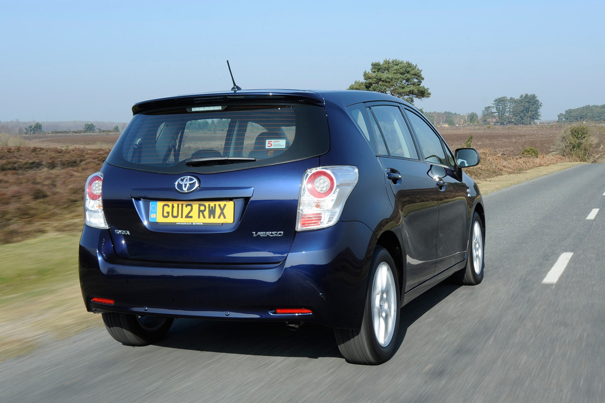 Toyota Verso rear tracking
