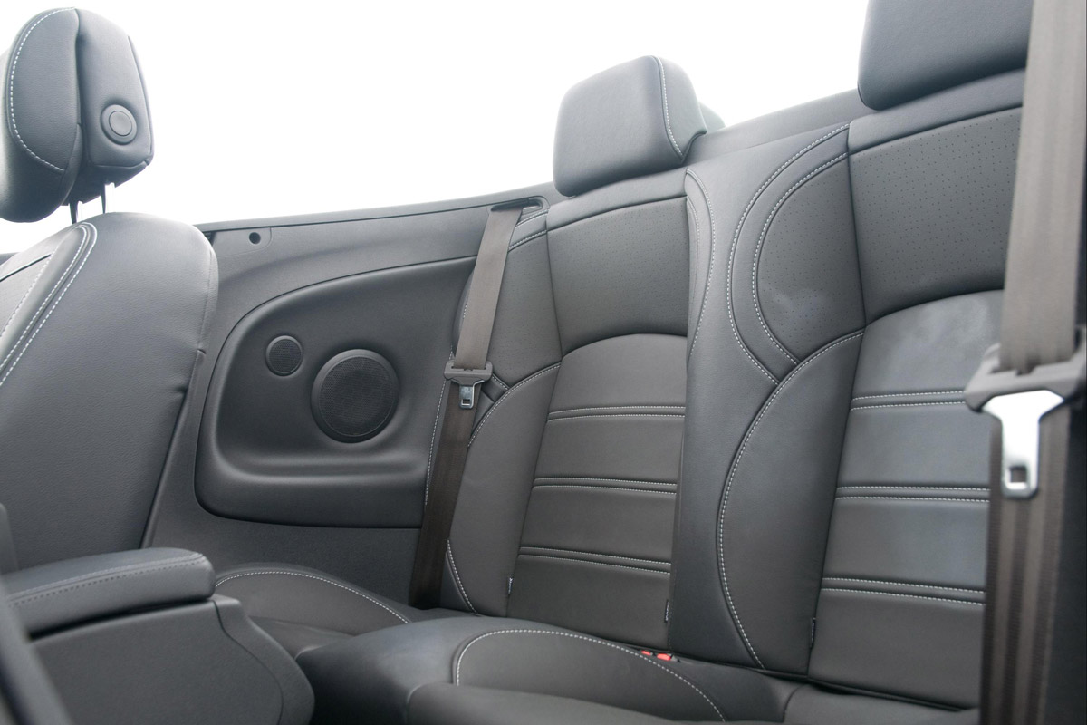 Renault Megane CC rear seats