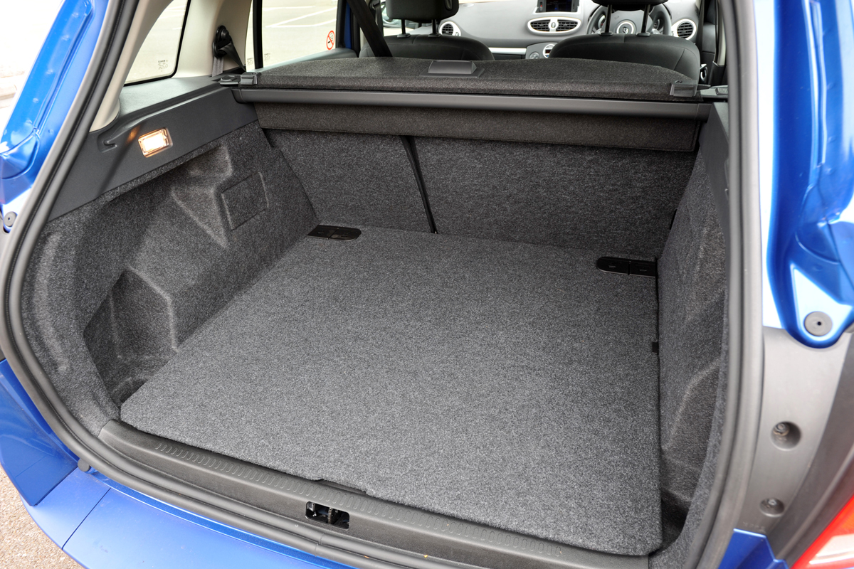 Renault Clio Sport Tourer boot