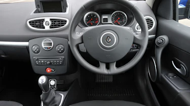 Renault Clio Sport Tourer dash