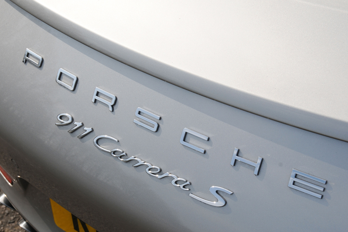 Porsche 911 Cabriolet badge