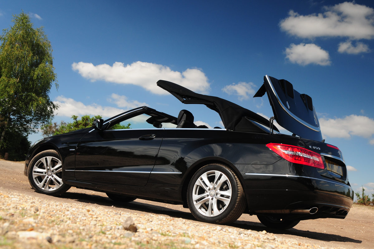 Mercedes E-Class Cabriolet roof mechanism
