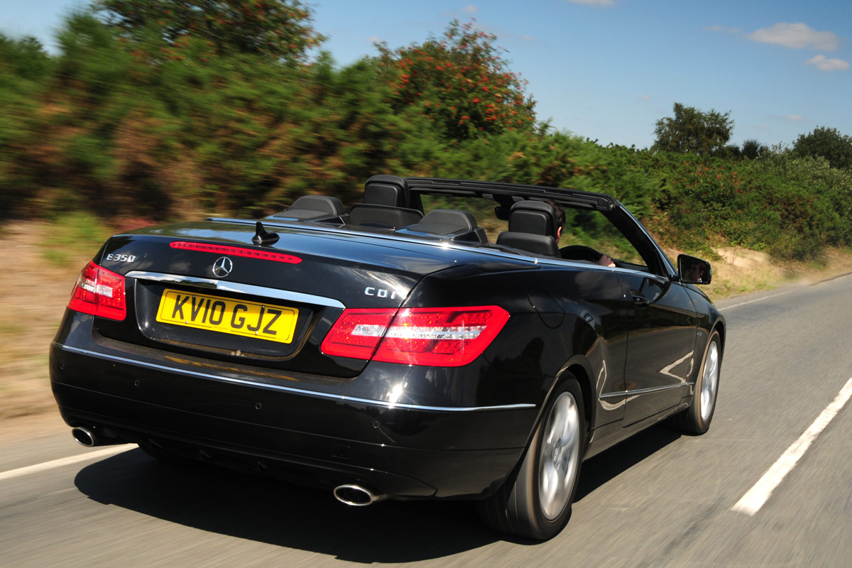 Mercedes E-Class Cabriolet rear tracking