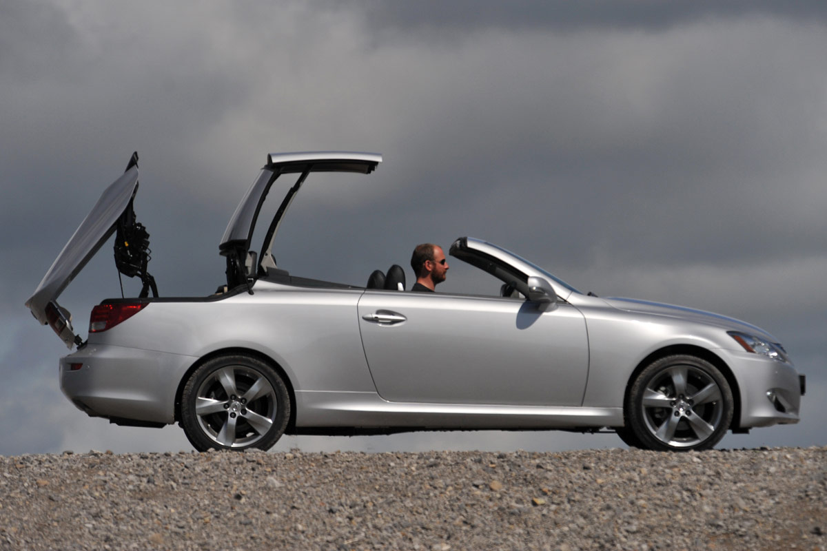 Lexus IS C roof mechanism