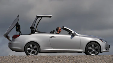Lexus IS C roof mechanism