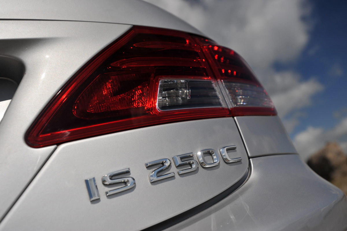 Lexus IS C badge