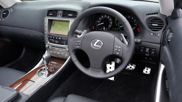 Lexus IS C interior