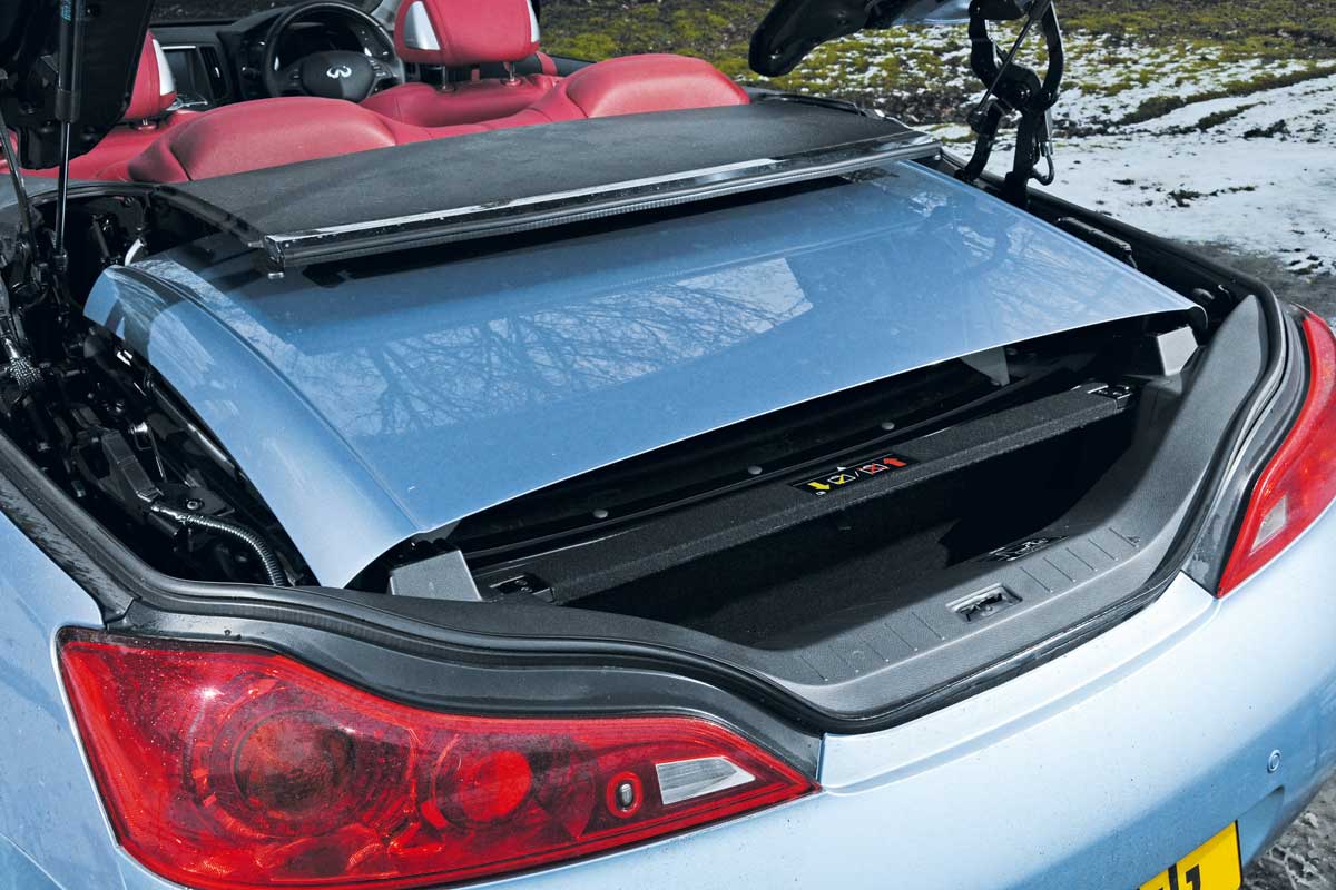 Infiniti G37 boot