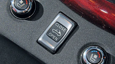 Infiniti G37 detail