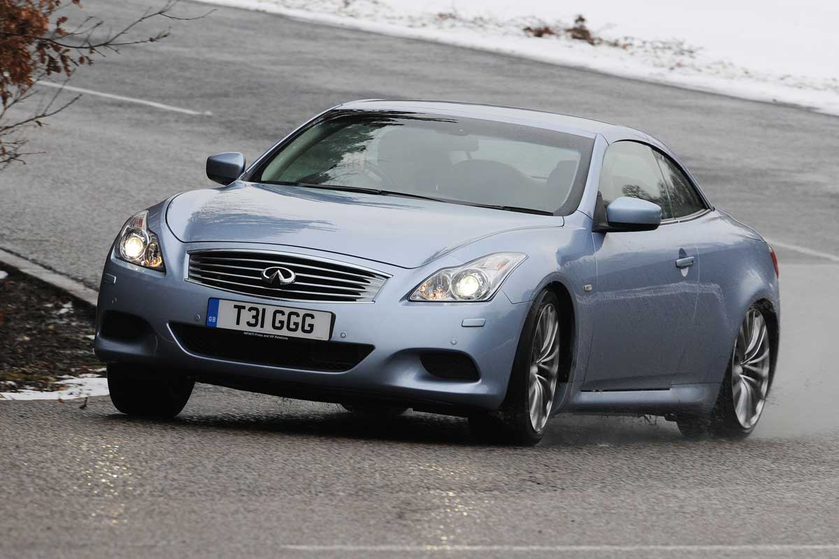 Infiniti G37 front cornering