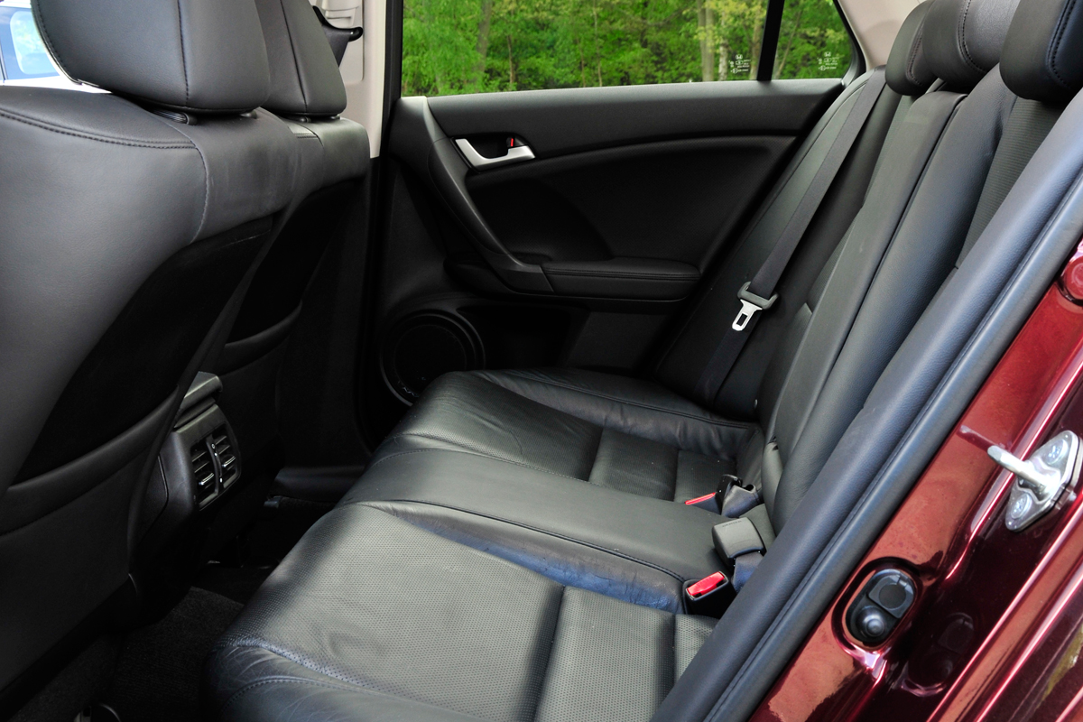 Honda Accord Tourer rear seats