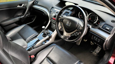 Honda Accord Tourer interior