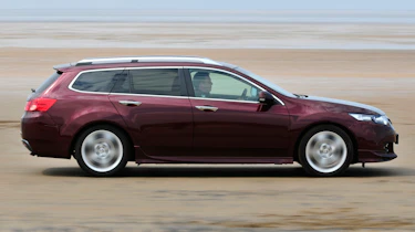Honda Accord Tourer panning
